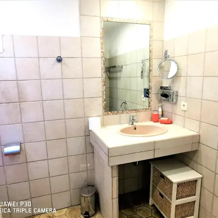 Appartamento 16 En Duplex, Deux - Les De Robinson - Avec Piscine En Bord De Siagne, A Mandelieu