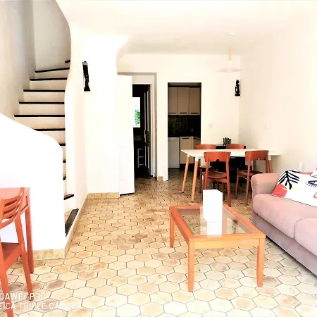 Apartment Les De Robinson: Duplex With Pool By Siagne River *