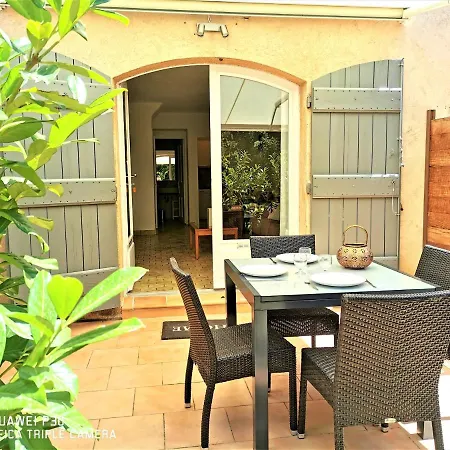 Les De Robinson: Duplex With Pool By Siagne River *